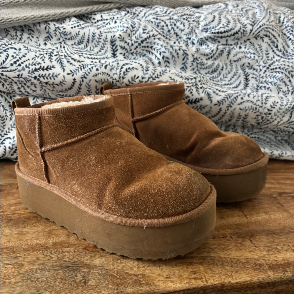 UGG Classic Mini Platform size 8